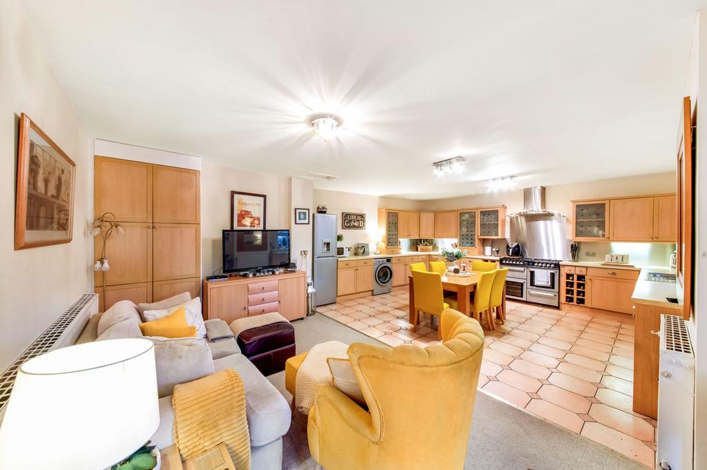 Living dining kitchen