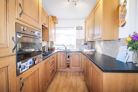 2 bedroom maisonette for sale, Winchester Street,  Farnborough , GU14