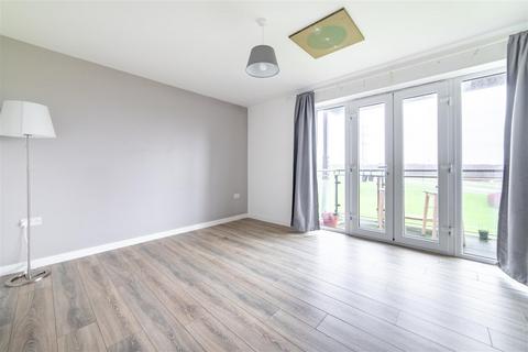 2 bedroom apartment for sale, Elmwood Park Court, Great Park, NE13