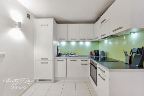2 bedroom flat for sale, Deals Gateway, London SE13