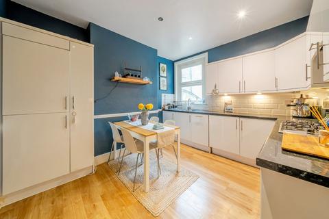 2 bedroom flat for sale, Kingscourt Road, Streatham, London, SW16