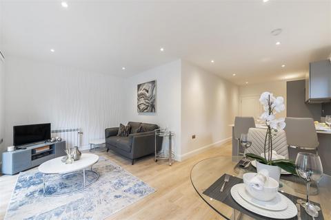 undefined, Gunnersbury Avenue, Ealing, W5