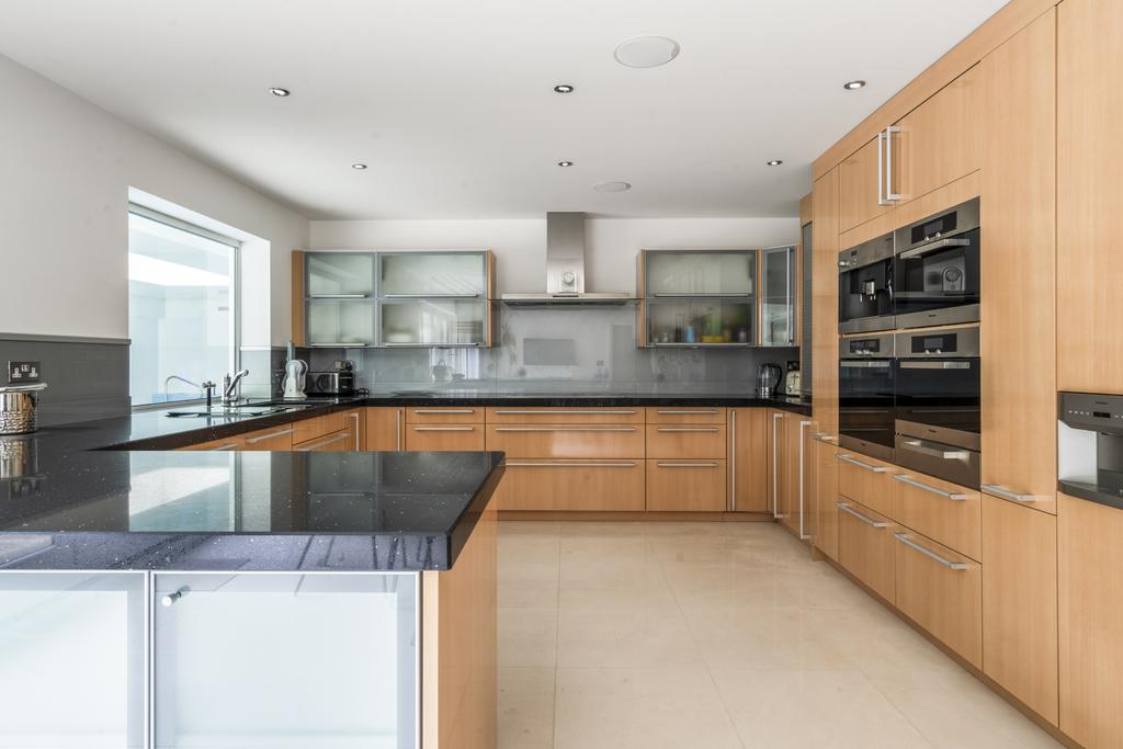 28 Western Avenue 321723 10