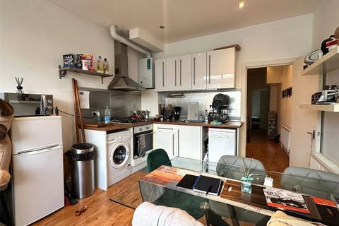1 bedroom apartment to rent, Wandsworth High Street, Wandsworth, London, SW18