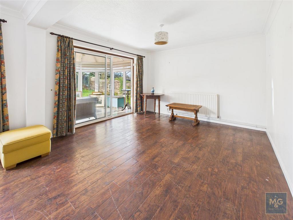 Sitting /Dining Room