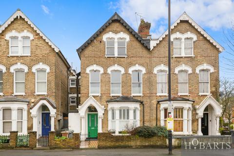 Flat B, London N4