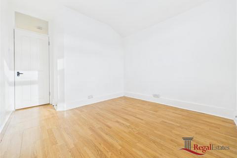 2 bedroom flat to rent, Oldfield Road, London, NW10 9UD