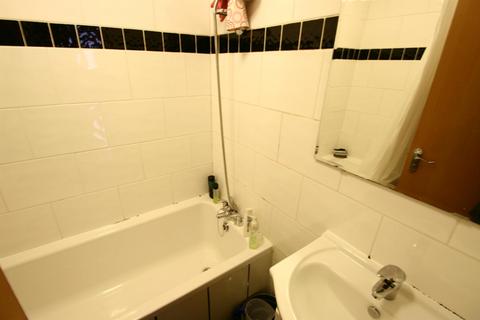 2 bedroom flat to rent, Flat 1, Grahamsley Street, Gateshead