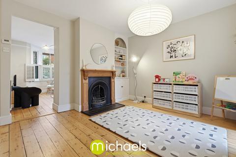 3 bedroom semi-detached house for sale, Irvine Road, Colchester, CO3
