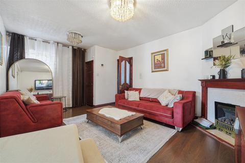 3 bedroom semi-detached house for sale, Croyde Avenue, Hayes UB3