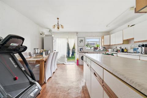 3 bedroom semi-detached house for sale, Croyde Avenue, Hayes UB3