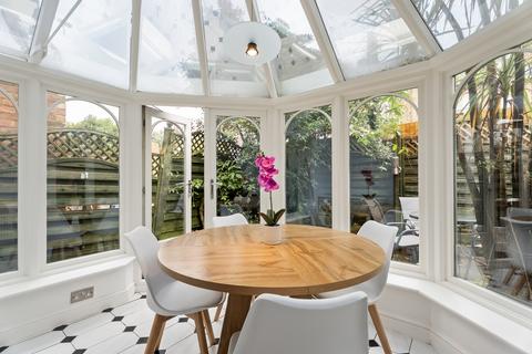 2 bedroom flat for sale, Charteris Road, London, NW6