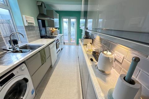 undefined, Walcot Avenue, Luton, Bedfordshire, LU2 0PR