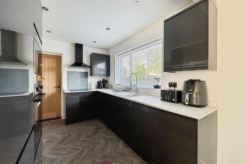 3 bedroom semi-detached house for sale, Mansion Court Gardens, Doncaster DN8