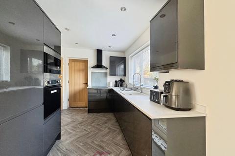 3 bedroom semi-detached house for sale, Mansion Court Gardens, Doncaster DN8