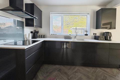 3 bedroom semi-detached house for sale, Mansion Court Gardens, Doncaster DN8