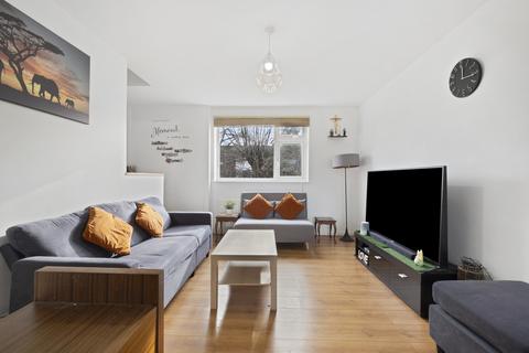 2 bedroom maisonette for sale, Fairford Court, Sutton SM2