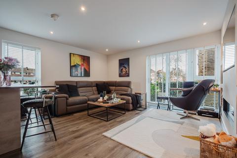 2 bedroom flat for sale, Talbot Road, Stretford, M32