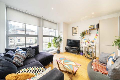 2 bedroom flat to rent, Ostade Road, London SW2