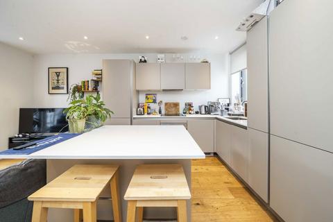 2 bedroom flat to rent, Ostade Road, London SW2
