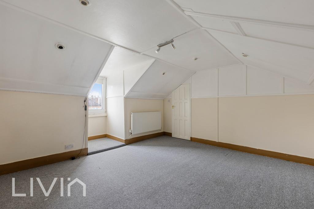65 Langdale Road, CR7 - 14