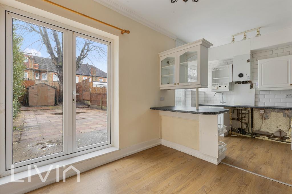 65 Langdale Road, CR7 - 4