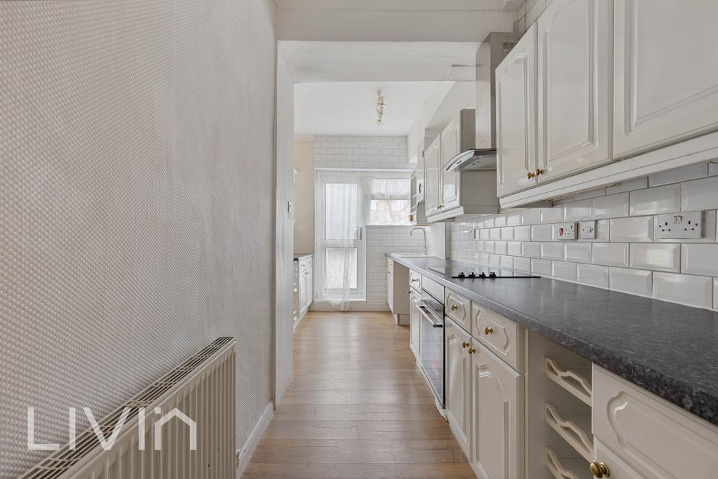 65 Langdale Road, CR7 - 6