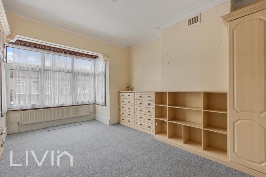 65 Langdale Road, CR7 - 9