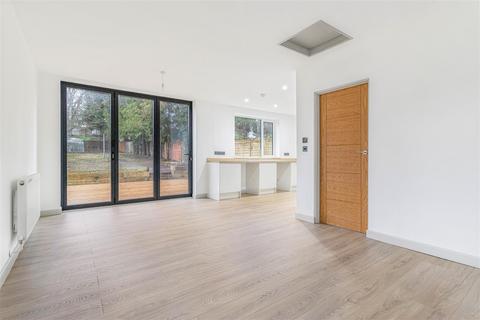 undefined, New Cheveley Road, Newmarket CB8
