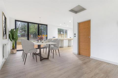 3 bedroom detached bungalow for sale, New Cheveley Road, Newmarket CB8