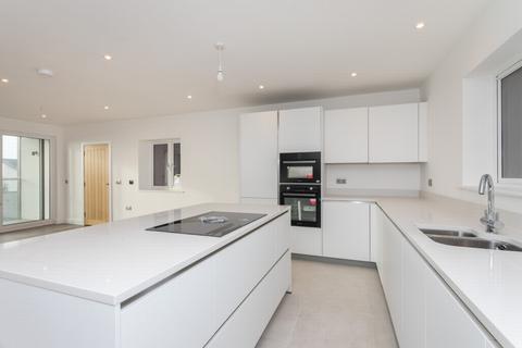 3 bedroom detached house for sale, Naildown Road, Seabrook, CT21