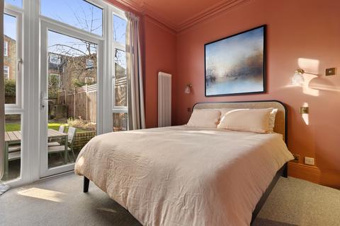 2 bedroom apartment for sale, Louisville Road, SW17