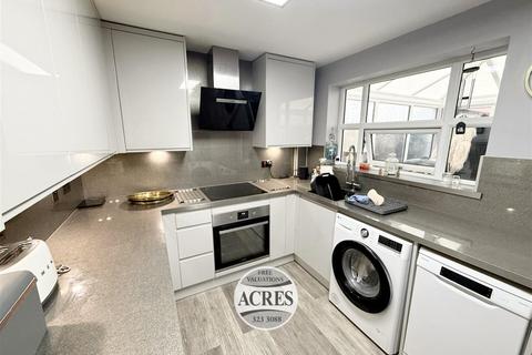 2 bedroom semi-detached house for sale, Gunstock Close, Streetly, Sutton Coldfield