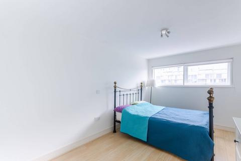 1 bedroom flat to rent, Chelsea Bridge Wharf, Battersea Park, London, SW11