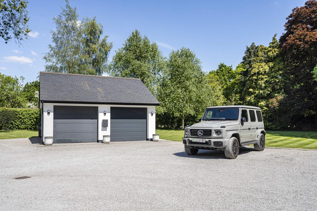 Garages/Parking