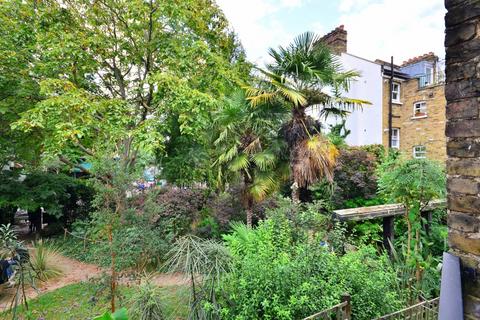 1 bedroom flat for sale, Bonnington Square, Vauxhall, London, SW8