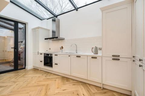3 bedroom detached house to rent, St. Peters Grove, London W6