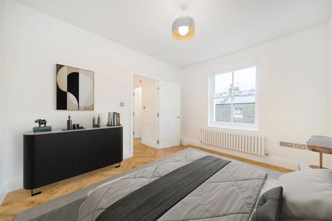 3 bedroom detached house to rent, St. Peters Grove, London W6