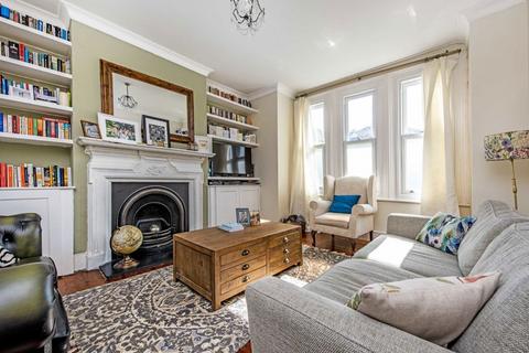 3 bedroom flat for sale, Valley Road, London SW16