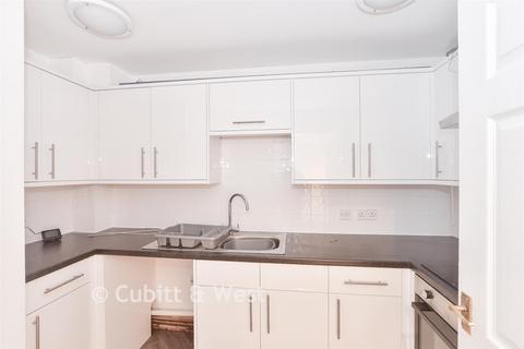 2 bedroom ground floor flat for sale, Framfield Road, Uckfield, East Sussex
