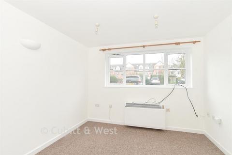 2 bedroom ground floor flat for sale, Lion Mews, Uckfield TN22