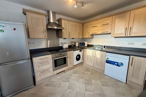 2 bedroom flat to rent, High Street, Hampshire SO14