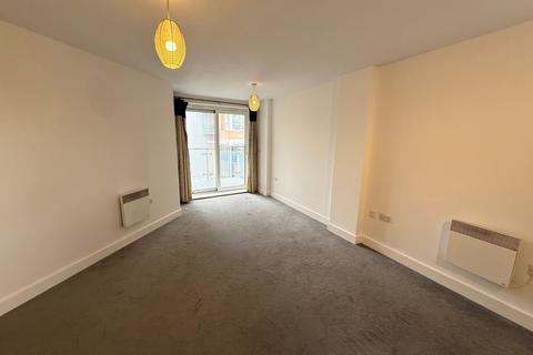 2 bedroom flat to rent, High Street, Hampshire SO14