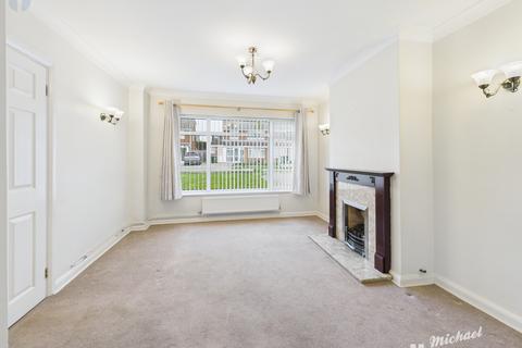3 bedroom semi-detached house for sale, Stirling Avenue, Aylesbury
