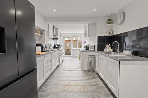 4 bedroom semi-detached house for sale, Milton Crescent, East Grinstead RH19