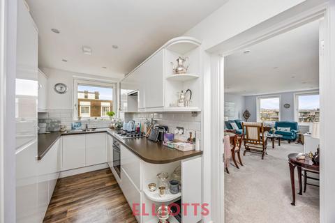 3 bedroom apartment for sale, Grand Avenue, Hove