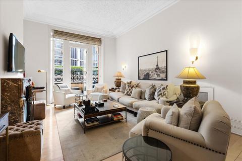 2 bedroom apartment to rent, Wellington Court, Knightsbridge, SW1X