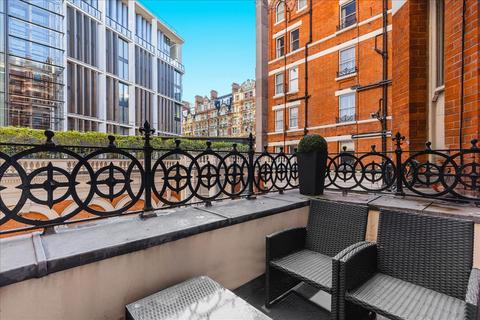 2 bedroom apartment to rent, Wellington Court, Knightsbridge, SW1X