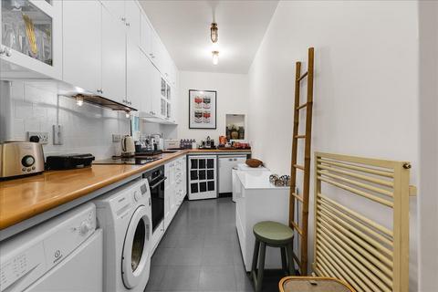 2 bedroom apartment to rent, Wellington Court, Knightsbridge, SW1X
