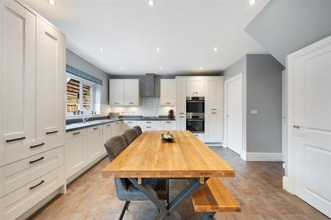 4 bedroom detached house for sale, Miller Meadow, Telford TF1